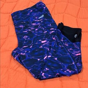 Avia Capri 
EUC  Dark Blue,  Pink and black